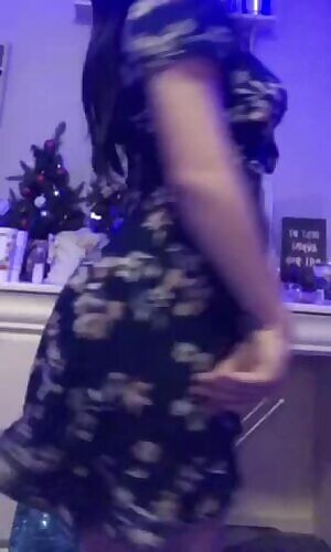 Wrap dresses allow for un reveals and easy access 😇💘