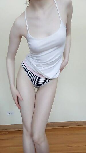 A shimmy, followed by a titty pop 💥