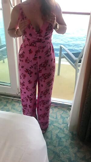 Stripping on the cruise 💋