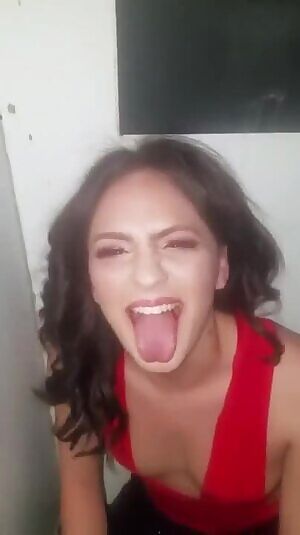 Nice to see a lovely lady blowing a regular dick with gusto 😋