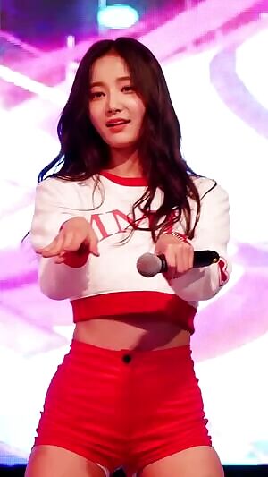 Momoland - Yeonwoo is so Hot