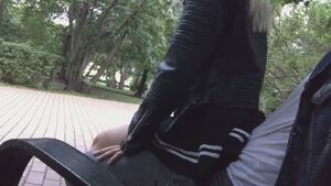 Risky sex in the park (Lolly Upskirt) [GIF]