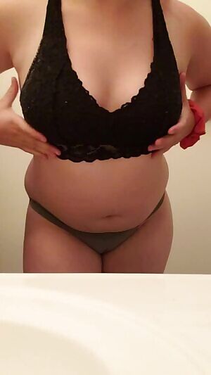 A good afternoon titty drop 🤤