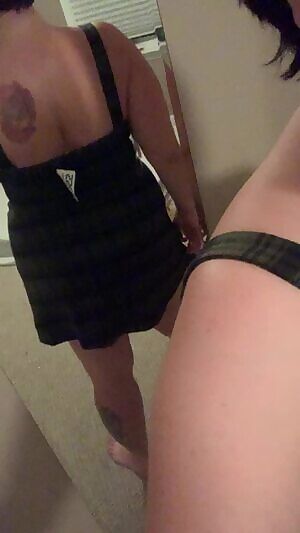 Just a peek pt 2 🤭