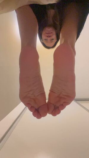 Crush Fetish Femdom Findom Giantess Goddess