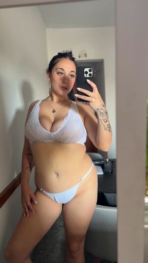 Seductive MILF Pawg Tease Thick