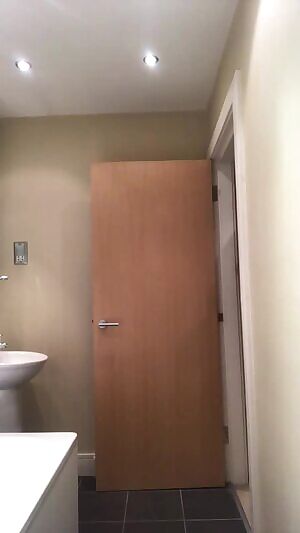 Mariana Paiva strutting her stuff