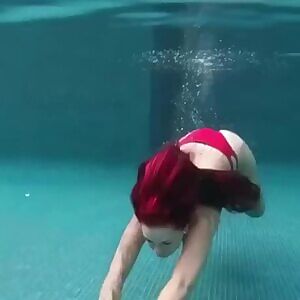 The way this girl’s hair flows through the water