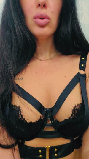Domme Next Door Amateur Dominant Domination