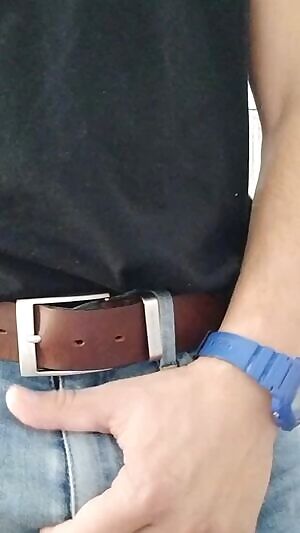 Just before leaving to work I need to whip it out, touch how hard it gets and smell it. Jeans turn me on. 👖🔥