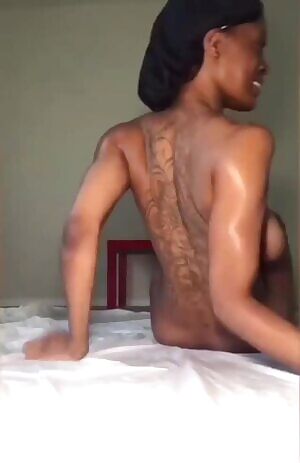 Squirting over herself 💦💦