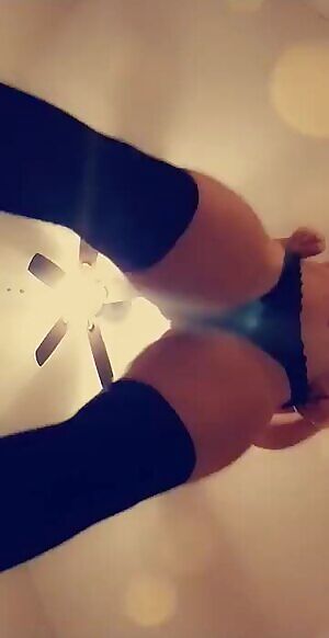 do you like my thick sexy thighs? Snapchat - Beccaderp1