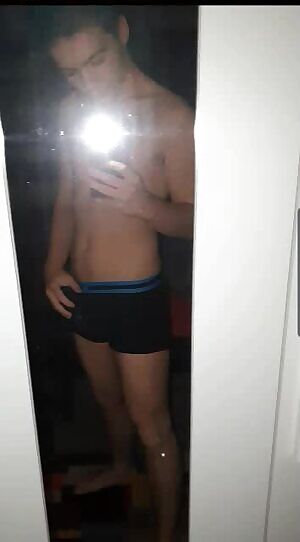 Wild Twink needs your help 😂