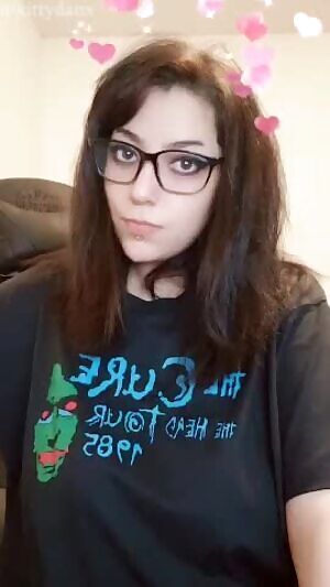 specialty: big titty goth drops 💕🧸