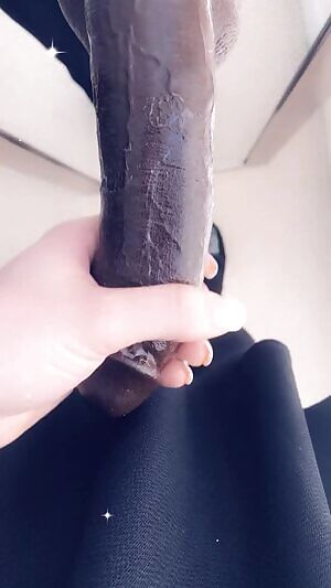 Mommy and daddy are out for the night. ☺️