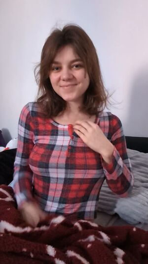 British Babes Amateur Brunette Natural Saggy Tits