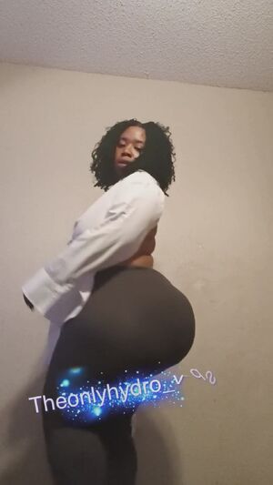 Big Booty Whooty Amateur Ass Babe