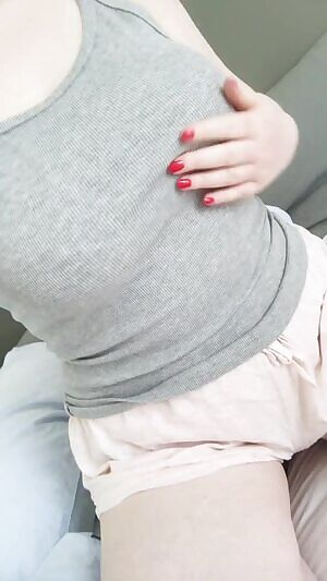 Wake up and grab the first thing you see 😇