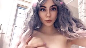 Wanna play with a petite 19 year old? Now’s your chance! I’m available for vanilla and domme //