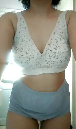 Titty drop and an ass shake is always a good mix