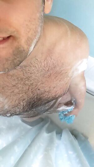 Shower fun 😏✌🏼