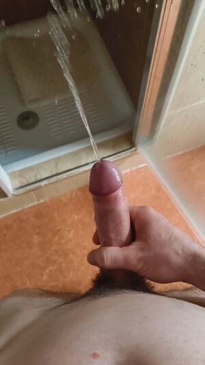 Male Pissing Big Dick Cum Cumshot