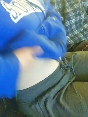 Hey fellow redditors! No matter what you look like, or what you're lounging in, join me and do the lift and shake! Nothing on top or prefer a different part? Do the drop and shake