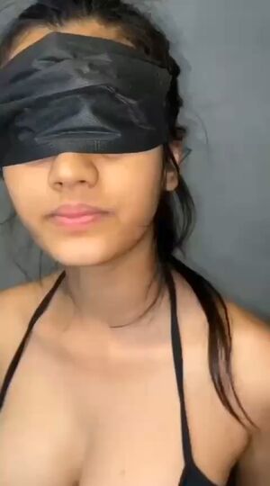Amateur Desi Face Slapping Indian Tits
