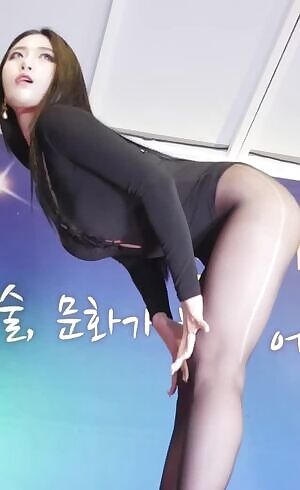 Girl Crush - Bomi What a Great View of her Ass