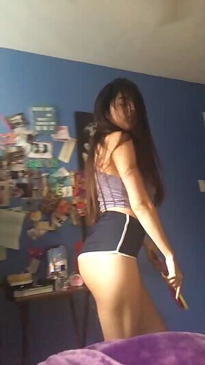 Ass that bounces light off