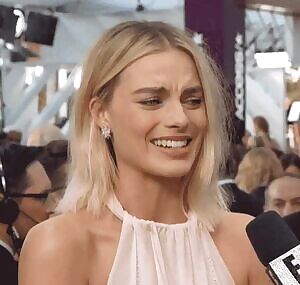 “Margot, now that you’ve had a taste of BBC, would you ever consider going back to white?”. Margot Robbie: