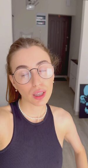 I'm super turned on, my tits need your attention!
