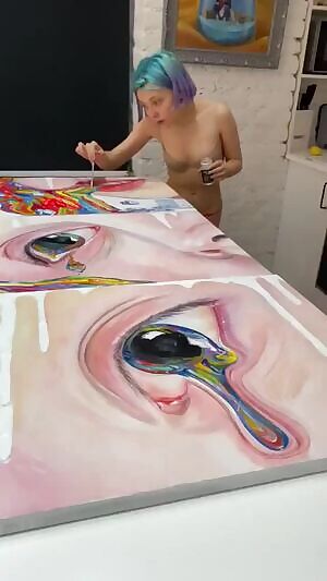 Sheidlina painting in her underwear...