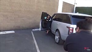 Kim’s huge bubble butt in leggings