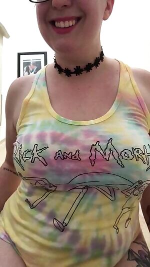 Titty drop in my new avorite tank top ❤️