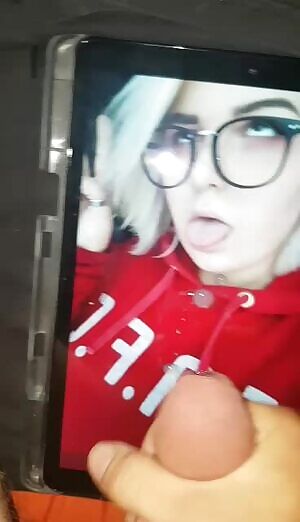 One bud helped me, who else want to spray on my sis? Kik foxtrot399