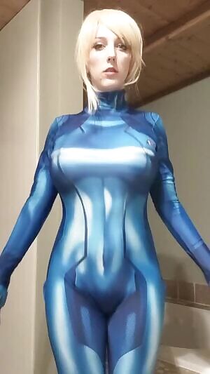 Samus cosplayer reveal