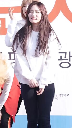 Nature - Chaebin just standing there with those pants is fuk deymn...