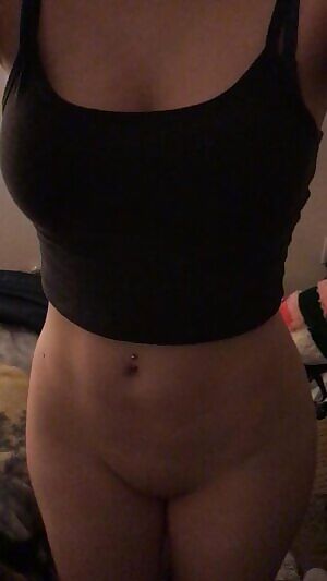 Long weekends are perfect for gis of rear pussy and booty. 😉