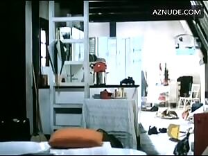 Lauren Hutton turns 75 today.