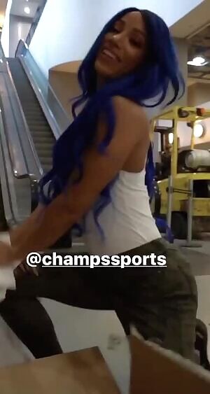 Sasha showing you how she rides it