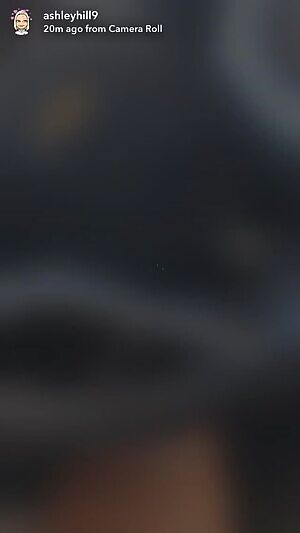 PAWG Twerks Her Jiggly Booty on her Snap Story