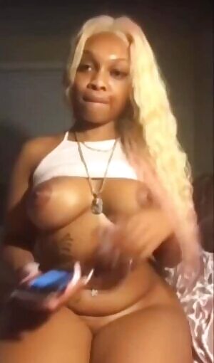 Titties & Hookah 👀