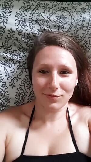 Hot girl enjoying herself pt 1