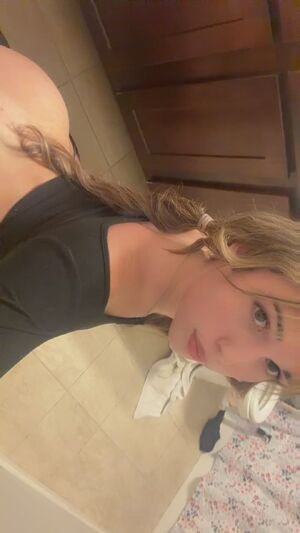TS Dildo Riding Anal Trans