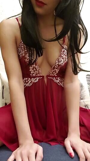 ✨ I'm in the mood to play dress up this weekend! 💋