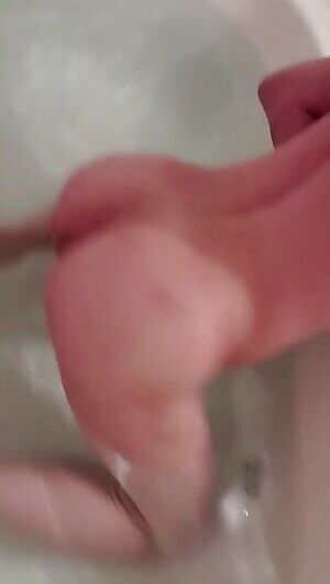 I need someone to shampoo my butt 🤭