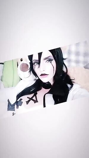 Ulquiorra Just Chilling