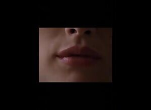 Emma Roberts plot in 