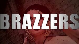 No Ordinary Housewife - with Kerry Louise, Danny D